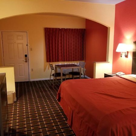 Louetta Texan Inn & Suites المظهر الخارجي الصورة