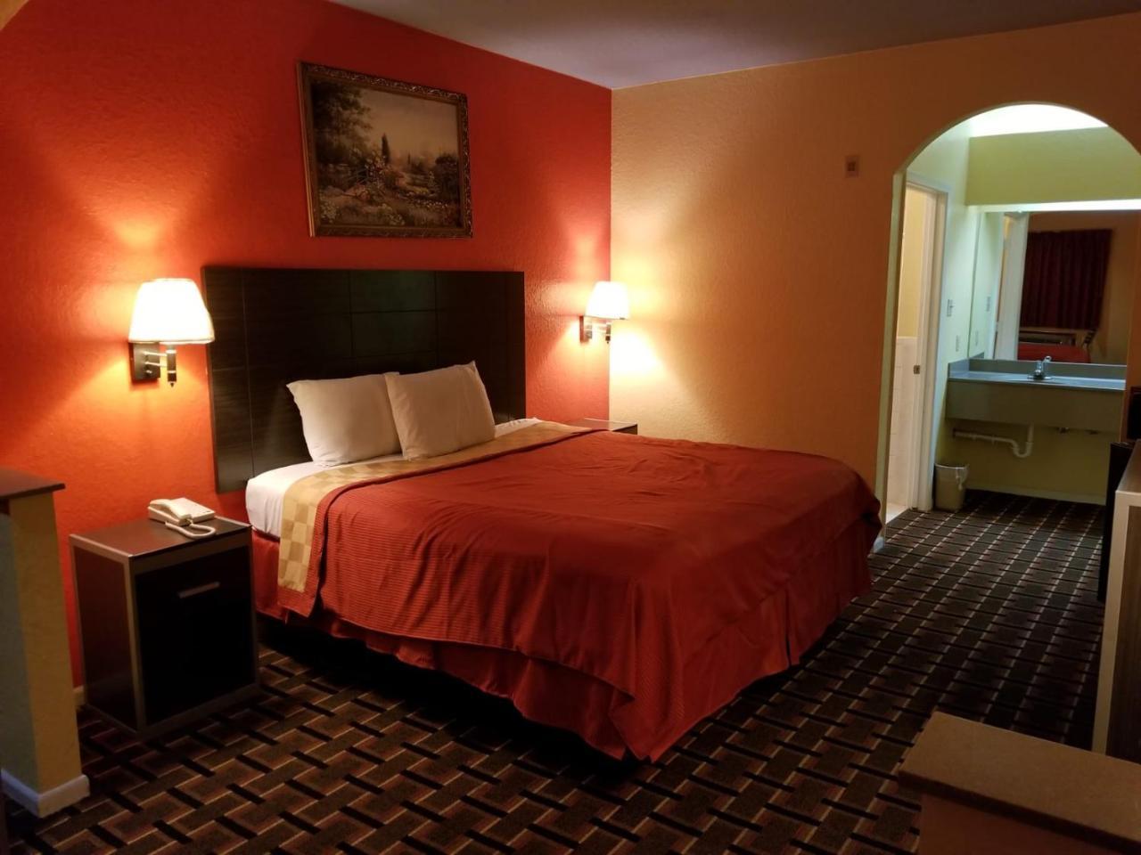 Louetta Texan Inn & Suites المظهر الخارجي الصورة